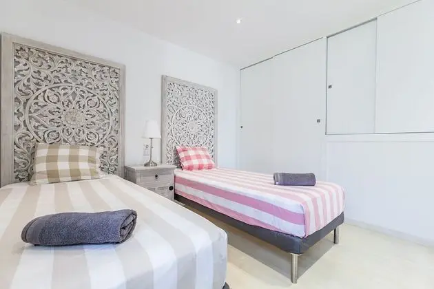 Apart Daire, 2 Yatak Odası, Deniz Manzaralı (Ref. 004)