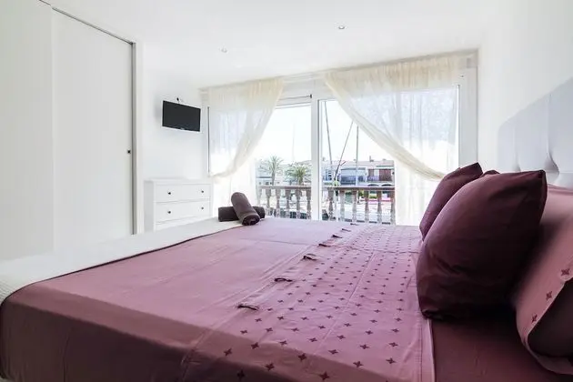 Apart Daire, 2 Yatak Odası, Deniz Manzaralı (Ref. 004)