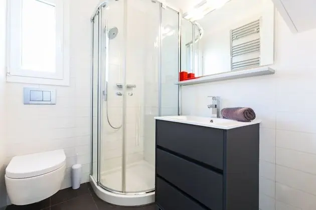 Apart Daire, 2 Yatak Odası, Deniz Manzaralı (Ref. 004)