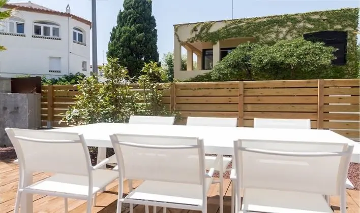 Apart Daire, 3 Yatak Odası (Ref. 005-1)