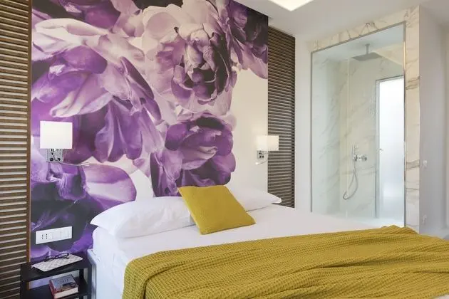 Exclusive Oda, 1 Büyük (Queen) Boy Yatak, Şehir Manzaralı (Purple)