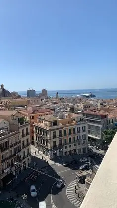 Exclusive Oda, 1 Büyük (Queen) Boy Yatak, Şehir Manzaralı (Purple)