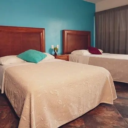 Tek Büyük Yataklı Oda, 2 Çift Kişilik Yatak