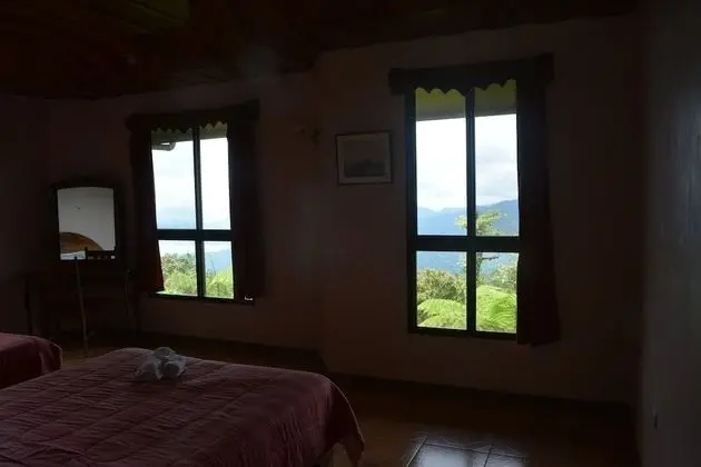 Standard Tek Büyük Yataklı Oda, 2 Çift Kişilik Yatak, Dağ Manzaralı