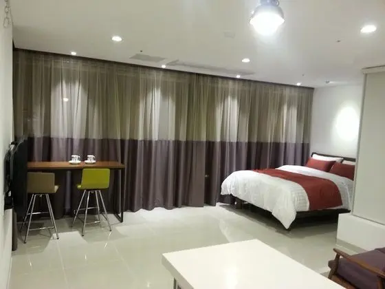 Deluxe Tek Büyük Yataklı Oda