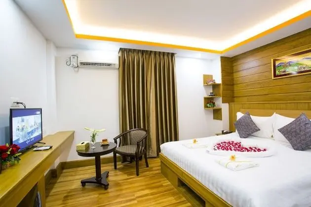 Deluxe Tek Büyük Yataklı Oda