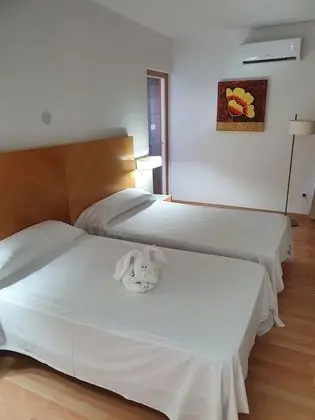 Büyük Yataklı Tek Kişilik Oda