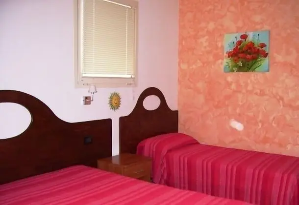 Üç Kişilik Oda