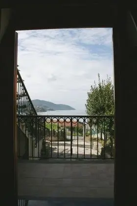 Comfort Tek Büyük Yataklı Oda (Grey Room)