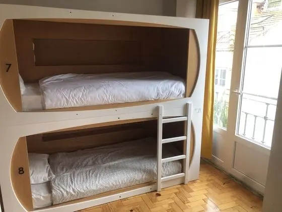 Ortak Ranzalı Oda (Bed in 8-Bed Dormitory with Balcony)
