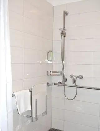 Comfort Tek Büyük Yataklı Oda, 1 Büyük (Queen) Boy Yatak, Engellilere Uygun, Özel Banyo