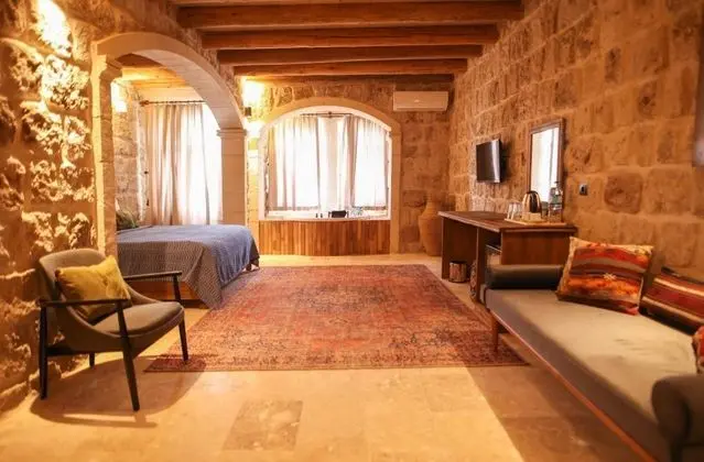 Deluxe Room, Jakuzili