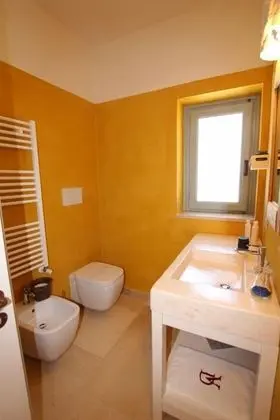 Tek Büyük Yataklı Oda, Havuz Manzaralı (Giove)