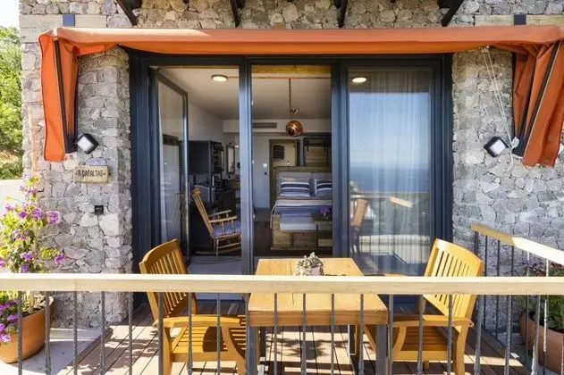 Deluxe Çift Kişilik Oda, Deniz Manzaralı, Şömineli ve Balkonlu