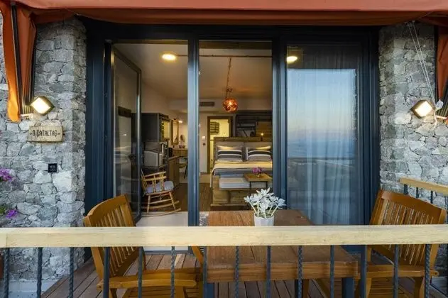 Deluxe Çift Kişilik Oda, Deniz Manzaralı, Şömineli ve Balkonlu