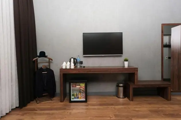 https://images.odamax.com/img/1024x768/odamax/image/upload/Vita_Suites_Karak_y_202601261221318_teldevizyon_k_esi_2.jpg
