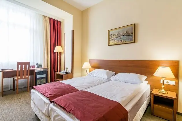 Standard Tek Büyük veya İki Ayrı Yataklı Oda