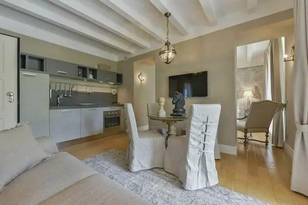 Luxury Apart Daire, Bahçe Manzaralı, Bahçeli