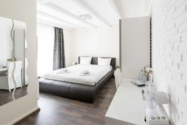 Tek Büyük Yataklı Oda, Ortak Banyo