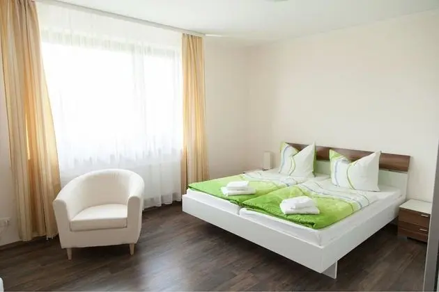 Tek Büyük Yataklı Oda, Ortak Banyo