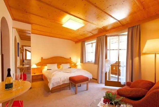 Comfort Tek Büyük Yataklı Oda, Dağ Manzaralı (2)