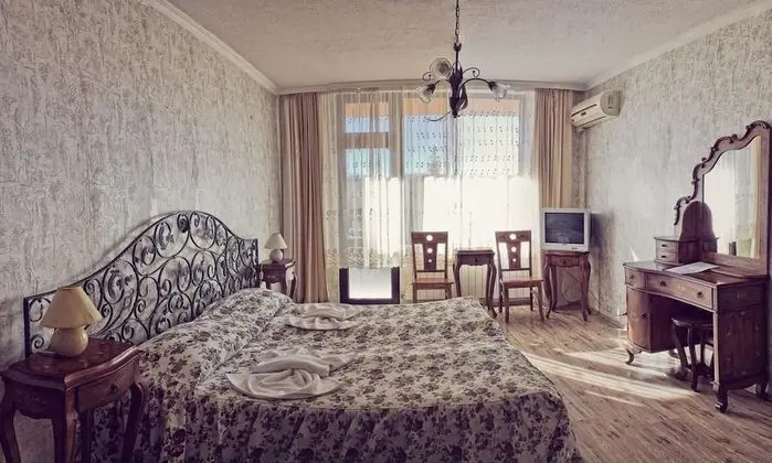 Apart Daire, Balkon, Havuz Manzaralı