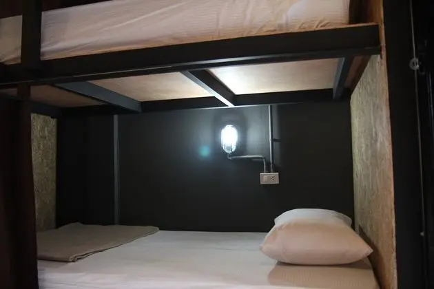 6-Bed Mixed Dormitory Room