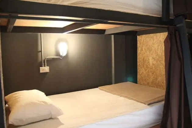 6-Bed Mixed Dormitory Room