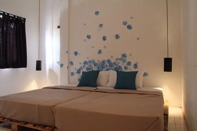 Private Triple Room with Shared Bathroom