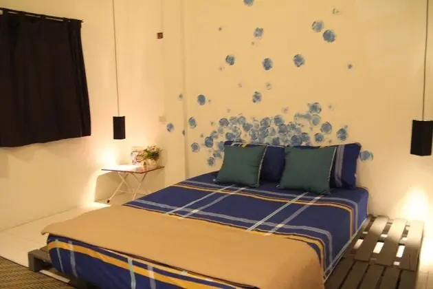 Private Triple Room with Shared Bathroom