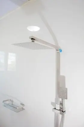 Deluxe Tek Büyük Yataklı Oda (Airconditioned)