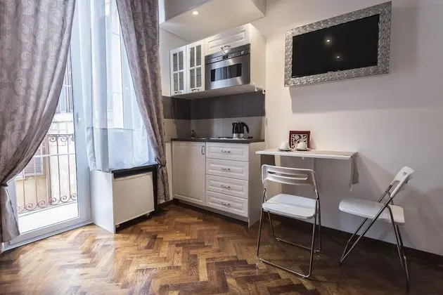 Standard Tek Büyük Yataklı Oda (Fontana di Trevi Kitchenette)
