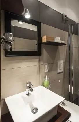 Standard Tek Büyük Yataklı Oda (Fontana di Trevi Kitchenette)