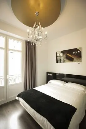 Standard Tek Büyük Yataklı Oda