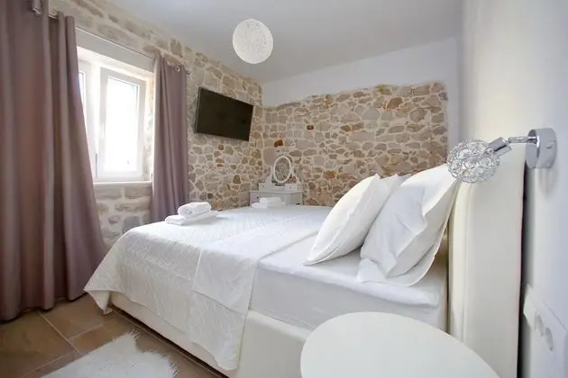 Luxury Apartment (1 Bedroom)