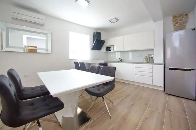 Luxury Apartment (1 Bedroom)