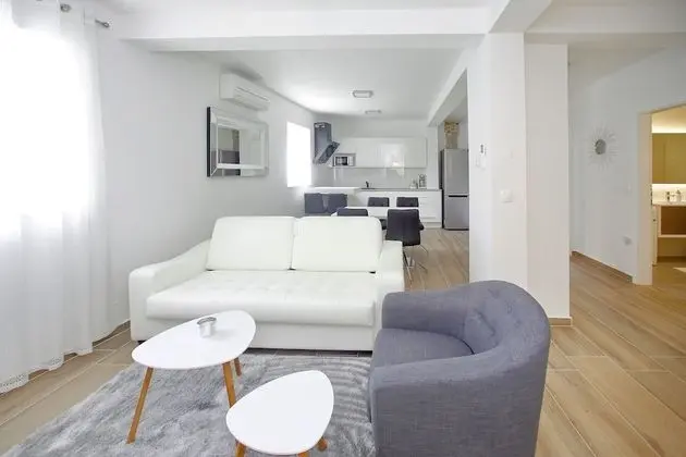 Luxury Apartment (1 Bedroom)