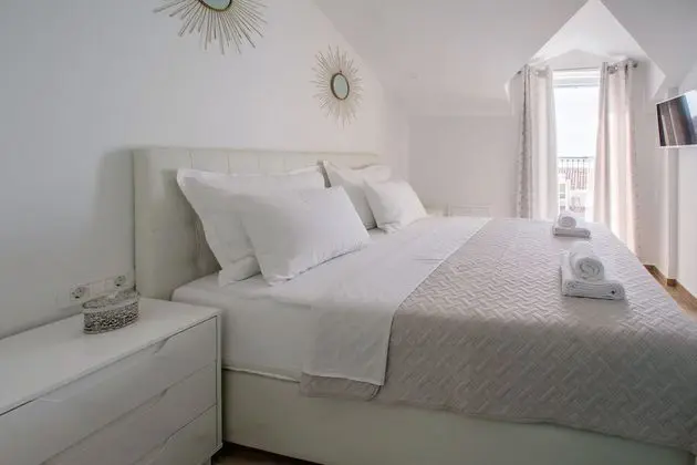 Luxury Penthouse (2 Bedrooms) with Sea view and Hot Tub