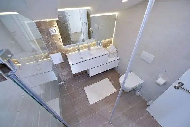 Luxury Penthouse (2 Bedrooms) with Sea view and Hot Tub