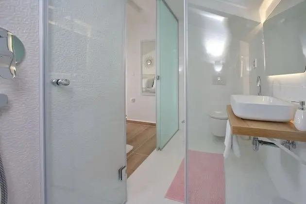 Luxury Penthouse (2 Bedrooms) with Sea view and Hot Tub