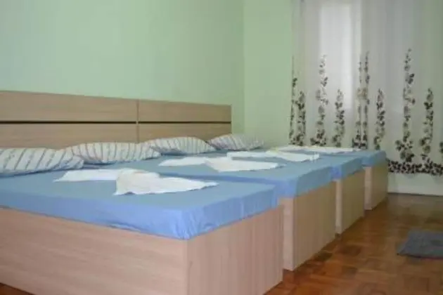 Dört Kişilik Oda