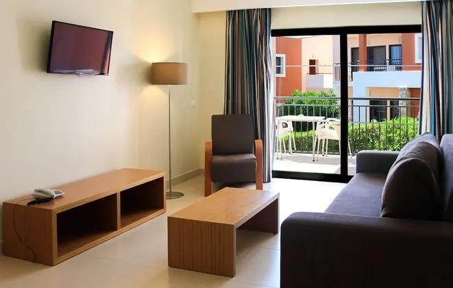 Apartment 1 Bedroom, Family