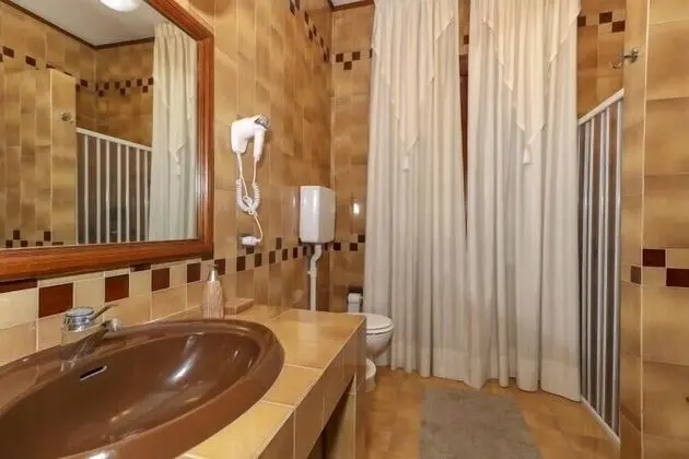 Elite Üç Kişilik Oda, Birden Çok Yatak, Ortak Banyo (Arena)
