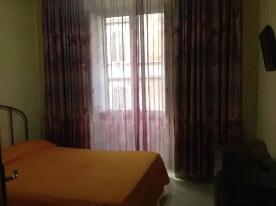 Tek Büyük Yataklı Oda, Ortak Banyo