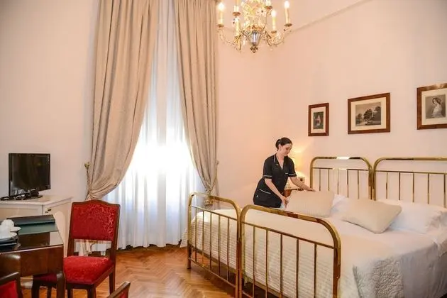 Standard Tek Büyük Yataklı Oda