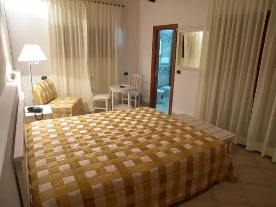 Üç Kişilik Oda