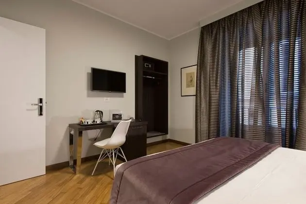 Standard Tek Büyük Yataklı Oda