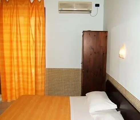 Tek Kişilik Oda, Ortak Banyo