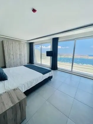 Deluxe Tek Büyük veya İki Ayrı Yataklı Oda, Balkon, Deniz Manzaralı