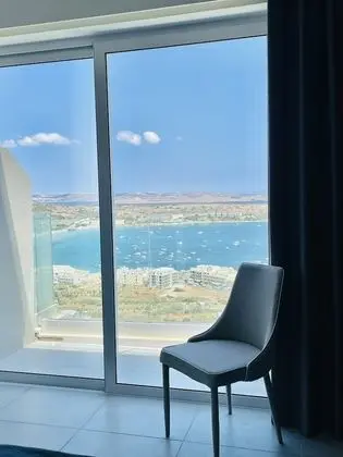 Tek Büyük veya İki Ayrı Yataklı Oda, Balkon, Deniz Manzaralı